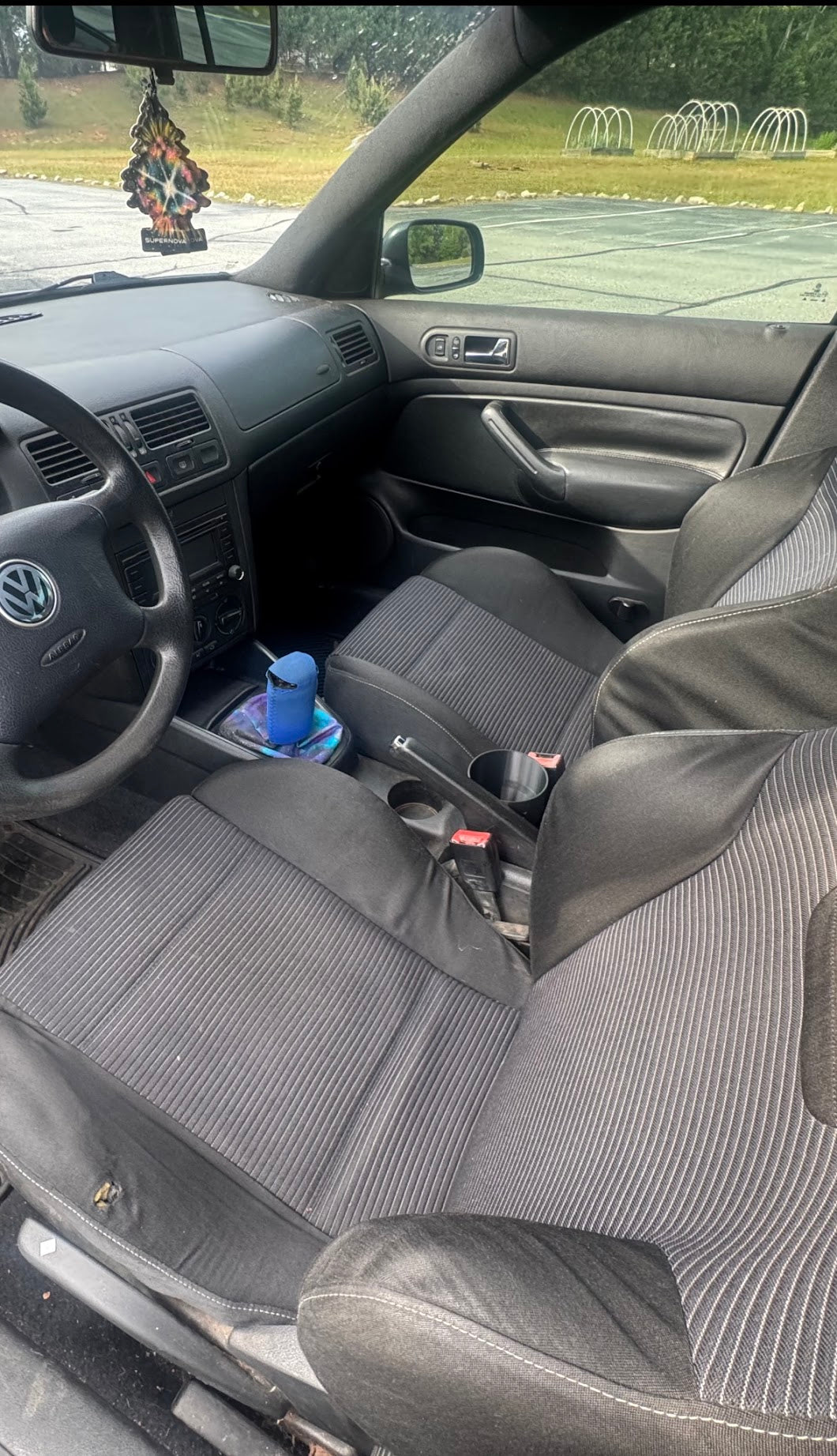 99-05 MK4 VW Jetta, Golf, GTI Cupholder Adapter for Large Waterbottles